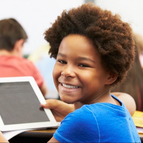 OneNet Technology - student with tablet