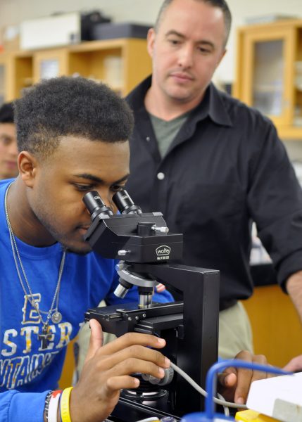 EOSC Student Using Microscope